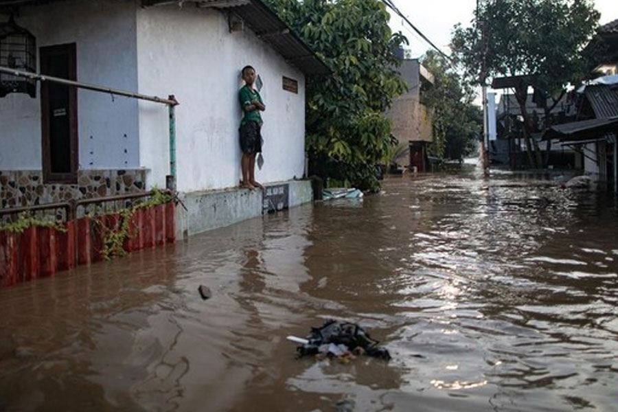 Kali-Ciliwung-Meluap,-21-RT-di-Jakarta-Terendam-Banjir