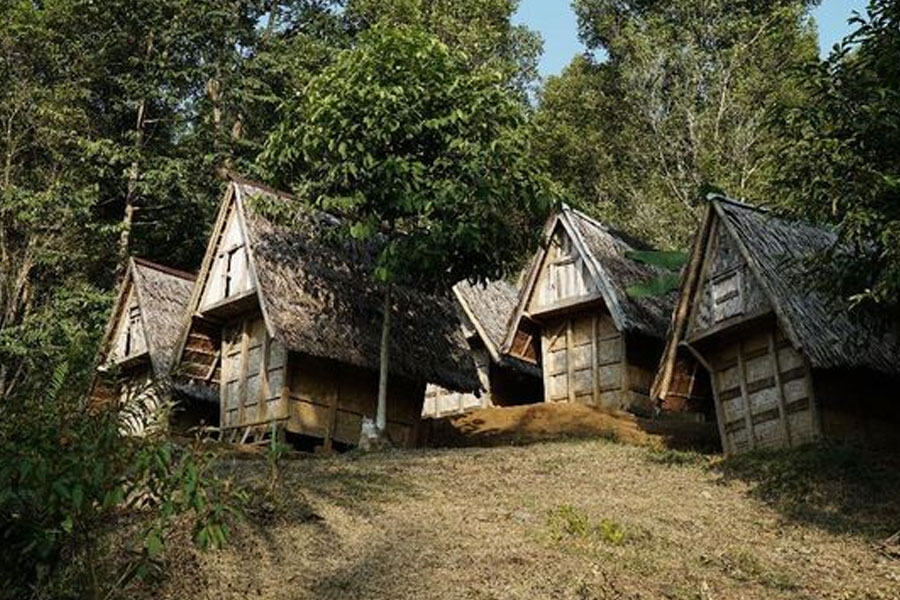 Liburan-Akhir-Tahun-di-Kampung-Adat-Jawa-Barat