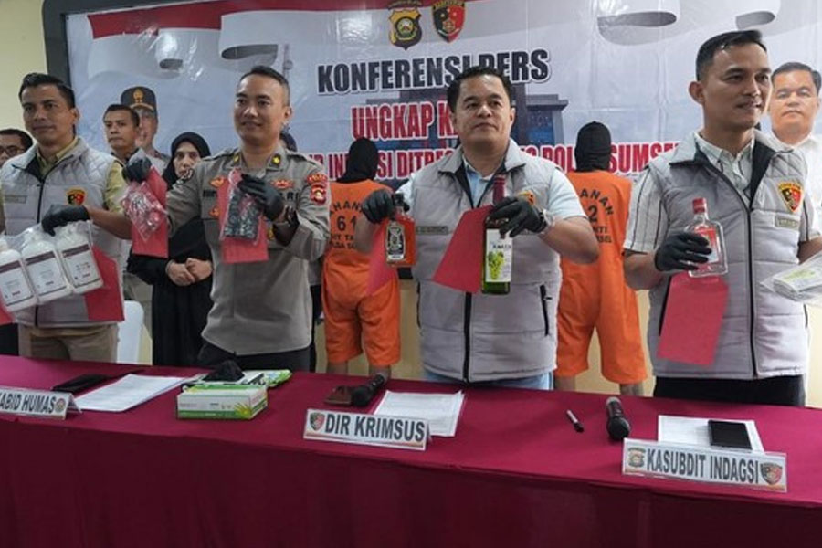 Pabrik-Miras-Oplosan-di-Sumsel-4-Tersangka,-Puluhan-Ribu-Botol-Disita