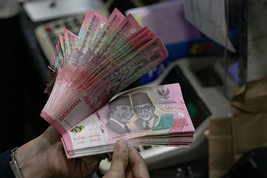Rupiah-Kembali-Catat-Level-Terendah-Sepanjang-Sejarah-ke-Rp17.180
